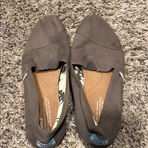 Women’s Toms